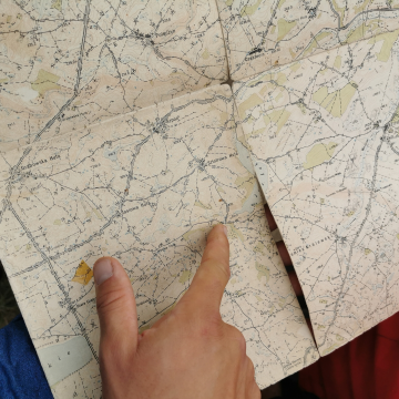 "Z mapą przez życie - nich Droga będzie Celem". Leśna wyprawa z kartografem Grafika "Z mapą przez życie - nich Droga będzie Celem". Leśna wyprawa z kartografem